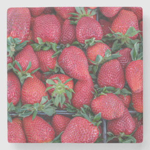 Erdbeeren mit grünen Blättern Steinuntersetzer