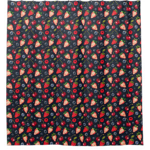 Erdbeeren und Kirschen auf dunklem Hintergrund Duschvorhang