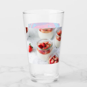 Erdbeeren und Rahm Glas