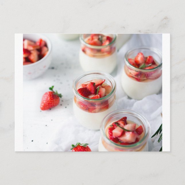 Erdbeeren und Rahm Postkarte (Vorderseite)