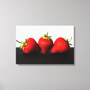 Erdbeeren Weiß über Schwarz 24x16 (60x40cm)Wacm Leinwanddruck