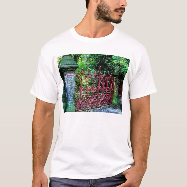 Erdbeerfeld-Tore T-Shirt (Vorderseite)
