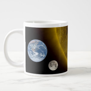 Erde und Sonne Jumbo-Tasse