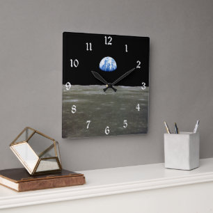 Erde vom Mond im Schwarzen Raum: Erde Quadratische Wanduhr