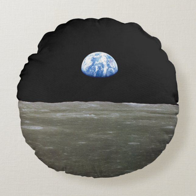 Erde vom Mond im Schwarzen Raum: Erde Rundes Kissen (Vorderseite)