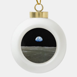 Erde vom Mond im schwarzen Weltraum: Earthrise Keramik Kugel-Ornament