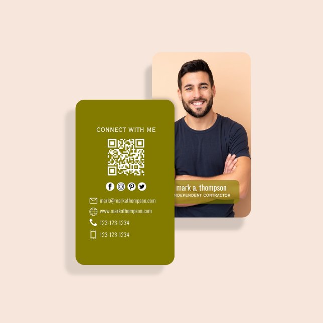 Erdfarbene Foto-QR-Code Verbinde dich mit mir Visitenkarte (Olive green QR code card with photo and clean modern contact layout)
