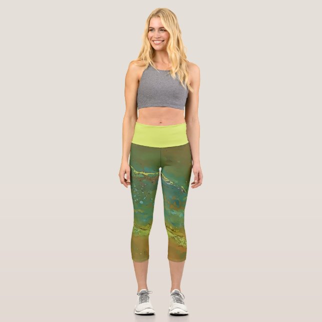 Erdgrün, wellig pour, Tan unten Capri Leggings (Vorderseite)