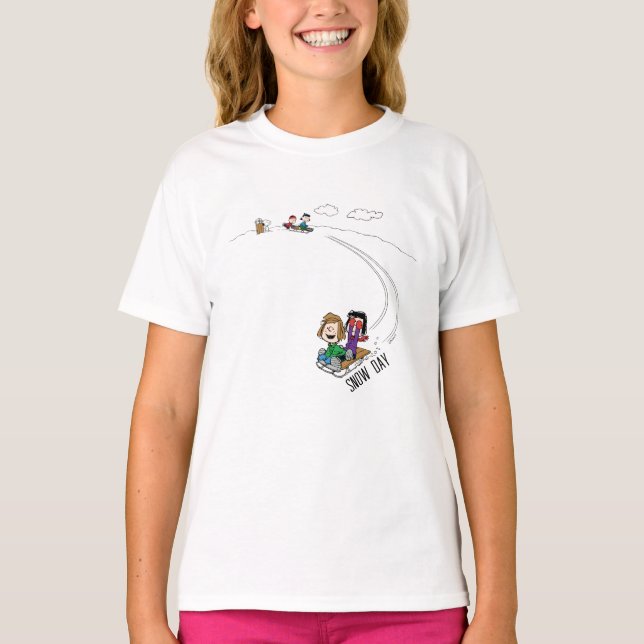 Erdnüsse | Die Erdnussbande Schlittenreiten T-Shirt (Vorderseite)