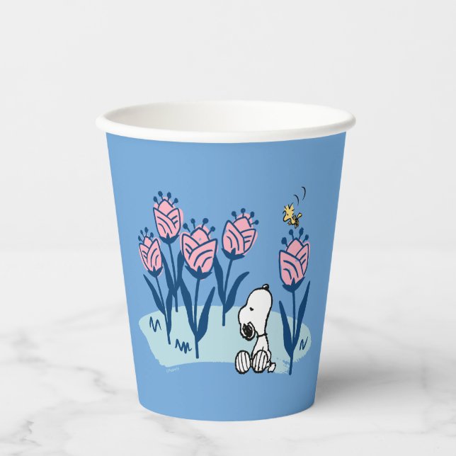 Erdnüsse | Garten mit Snoopie und Holzblumen Pappbecher (Vorderseite)