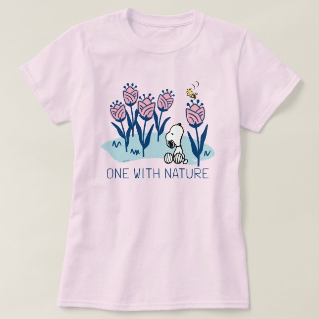 Erdnüsse | Garten mit Snoopie und Holzblumen T-Shirt (Design vorne)