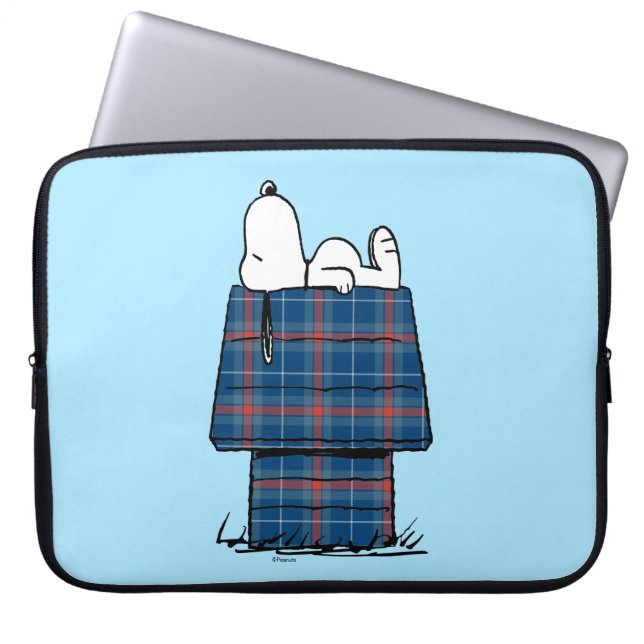Erdnüsse | Karierte Flannel Ferienhaus Hunde Snoop Laptopschutzhülle (Vorderseite)