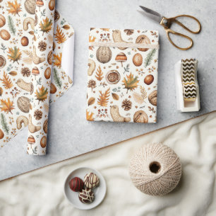 Erdnüsse Nüsse und Walnüsse Herbstlaub Erntedank Geschenkpapier
