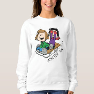 Erdnüsse Peppermint Patty & Marcie Sled Riding Sweatshirt