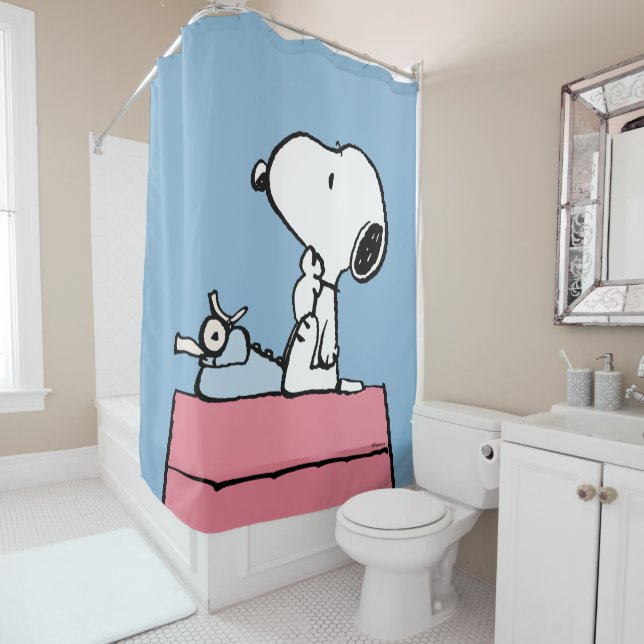 Erdnüsse | Snoopy bei der Schreibmaschine Duschvorhang (Beispiel)