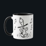 Erdnüsse | Snoopy Dancing Tasse<br><div class="desc">Snoopy ist der liebliche Beagle von Charlie Brown im Comic-Streifen Peanuts von Charles M. Schulz. Karo in diesem niedlichen Peanuts-Design mit Snoopy-Tanz.</div>