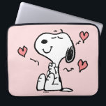 Erdnüsse | Snoopy Hearts Laptopschutzhülle<br><div class="desc">Karo dieses lustige Design von Peanuts mit Snoopy.</div>