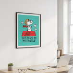 Erdnüsse | Snoopy the Flying Ace | Name hinzufügen Poster<br><div class="desc">Dieses niedliche Peanuts-Design zeigt Snoopy als Ass-Lektüre des Ersten Weltkriegs, um den Roten Baron von Deutschland zu übernehmen.</div>
