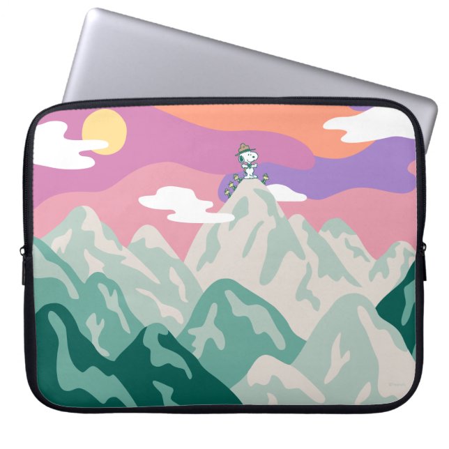 Erdnüsse | Snoopy & Truppe Wandern im Berg Laptopschutzhülle (Vorderseite)