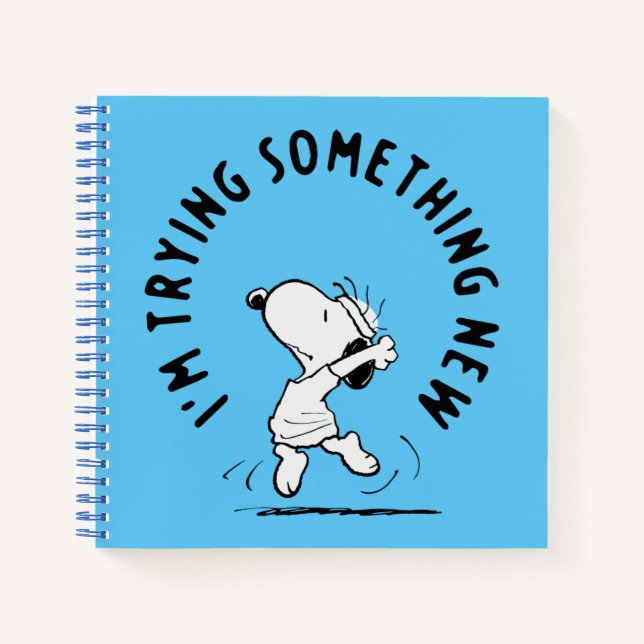 Erdnüsse | Snoopy versucht etwas Neues Notizbuch (Vorderseite)