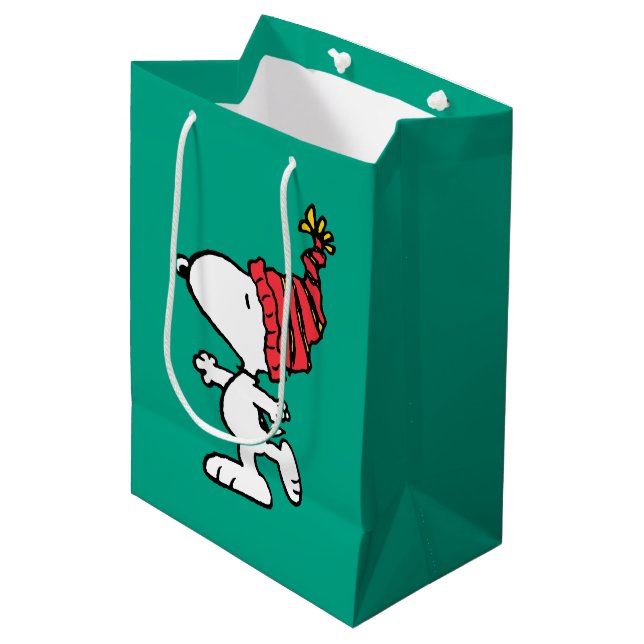 Erdnüsse | Snoopy Winter Beanie Cap Mittlere Geschenktüte (Vorderseite Schrägansicht)