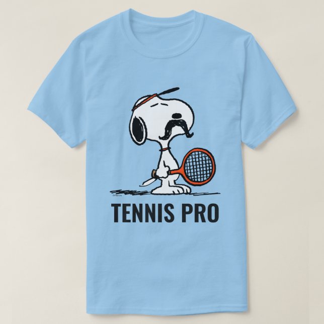 Erdnüsse | Snoopy's Mustache Playing Tennis T-Shirt (Design vorne)