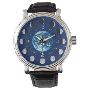 Erdphasen und Mondphasen im Hintergrund der Sterne Armbanduhr