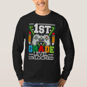 Erfolg auf dem Niveau der 1. Klasse freigeschaltet T-Shirt