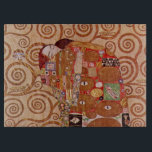 Erfüllung durch Gustav Klimt, Vintager Jugendstil Schneidebrett<br><div class="desc">Fulfillment, The Embrace (1909) von Gustav Klimt ist ein Vintages Viktorianisches Era Symbolismus feine Kunst-Liebe und romanische Porträtmalerei mit einem jungen Paar, das kurz davor steht zu küssen.
Über den Künstler:
Gustav Klimt (1862-1918) war ein österreichischer Symbolik-Maler und einer der prominentesten Mitglieder der Wiener Jugendstil-Bewegung.</div>
