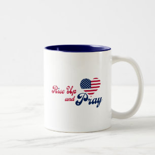 Erhebe dich & bete USA Patriotisch Zweifarbige Tasse