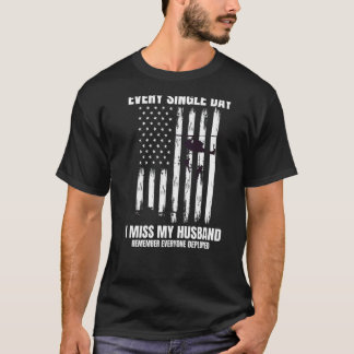 Erinnern Sie sich an alle Mitarbeiter Red Friday A T-Shirt