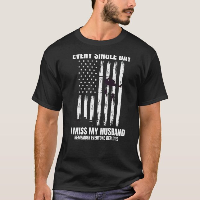 Erinnern Sie sich an alle Mitarbeiter Red Friday A T-Shirt (Vorderseite)