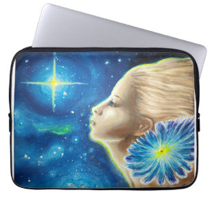 Erinnerung an das Mädchen mit blauer Blume Laptopschutzhülle