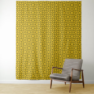 Erkunden Sie ein symmetrisches gelbes geometrische Wandteppich