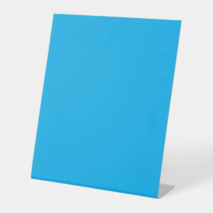 Erleben Sie die Schönheit eines blauen Himmels mit Sockelschild