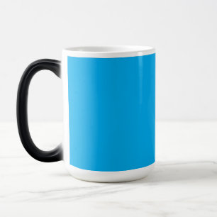 Erleben Sie die Schönheit eines blauen Himmels mit Verwandlungstasse