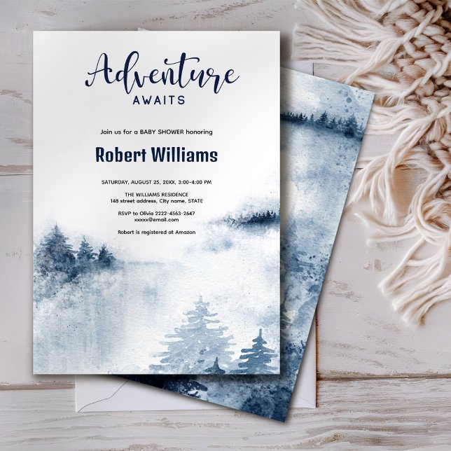 Erlebnis erwartet die Einladung zum Aquarellwald (Watercolor foggy forest adventure awaits baby shower invitation with mommy and baby bear)