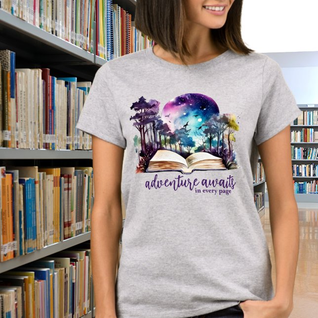 Erlebnis erwartet in jedem Page Reader Geschenk T-Shirt (Von Creator hochgeladen)