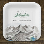 Erlebnis erwartet Paare Babyduschengebirge Pappteller<br><div class="desc">Diese Babyduschpapiertafel bietet ein rustikales Bergabenteuerthema,  das eine Wildnislandschaft von Bergen,  Teichen und Kiefern zeigt. Dies ist perfekt für ein Outdoor-Event.</div>