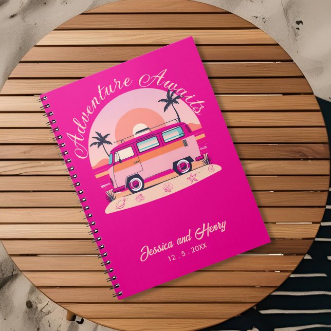 Erlebnis erwartet Vintag Campervan Travel Notizblock (Von Creator hochgeladen)