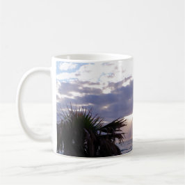 Erleuchtete Ozeane am frühen Morgen Kaffeetasse