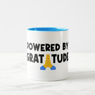 Ermächtigt durch Dankbarkeit Zweifarbige Tasse