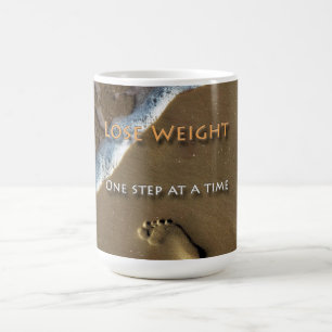 Ernährung und Gewicht gehen Schritt für Schritt ve Kaffeetasse