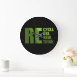 Erneute Neuüberlegung der Wiederverwendung gerecyc Große Wanduhr<br><div class="desc">recycle Wiederverwendung erneute Überlegung ist ein originelles grafisches Design, das eine perfekte Möglichkeit ist, die Botschaft des recycelnd zu verbreiten, während Sie zeigen, wie man die Botschaft besser verbreiten kann, als wenn man sie auf der Brust trägt? Das heißt, Sie tun Ihren Teil, um den Planeten zu retten. Dieses Design...</div>