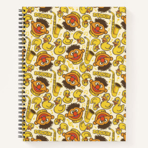 Ernie und Rubber Duckie Pattern Notizbuch