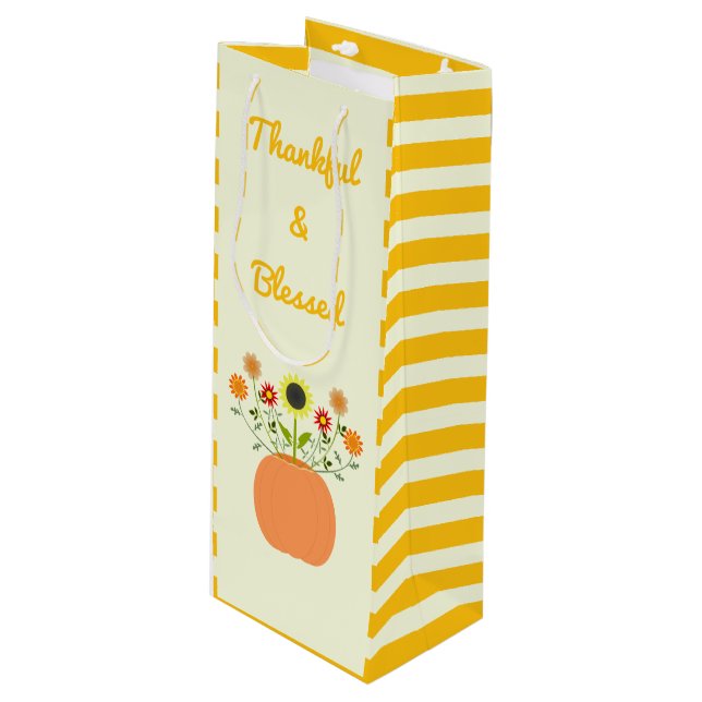 Erntedank-Blume in Pumpkin Custom Geschenktüte Für Weinflaschen (Vorderseite Schrägansicht)