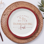 Erntedank Fest Pappteller<br><div class="desc">Servieren Sie Erntedank-Goodies auf diesen festlichen Papier-Tellern in den Herbstfarben Garnet und Kürbis. Das Design weist einen dunkelroten Rahmen mit Ihren Namen,  dem Jahr und dem "Erntedank Fest" in trendiger Blockschrift und Schrift-Typografie mit einer Akornillustrierung auf.</div>