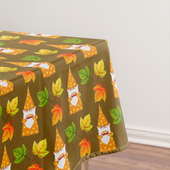 Erntedank Gnome und Herbstlaube auf Brown Tischdecke (Beispiel)
