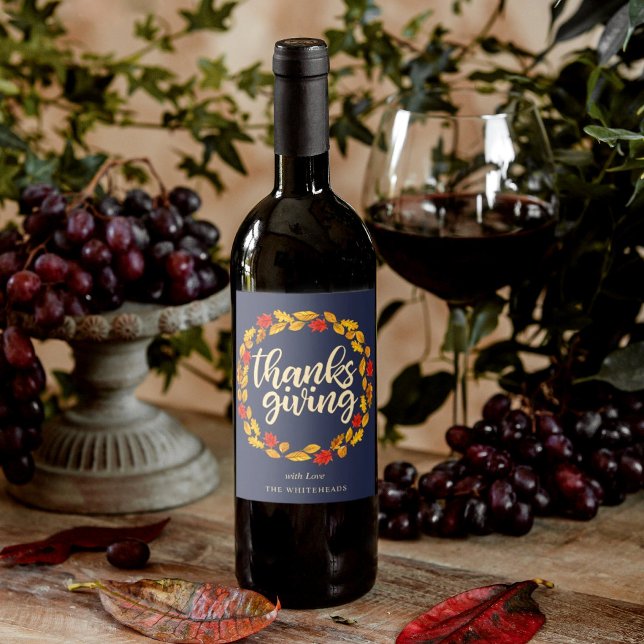 Erntedank Herbstfarbe Leaaath Weinetikett (Watercolor golden yellow and red leaf wreath for a cute Thanksgiving Wine label.)