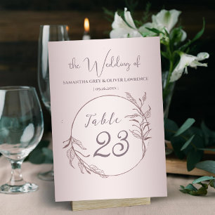 Errötende minimalistische Hochzeitstischkarte Tischnummer